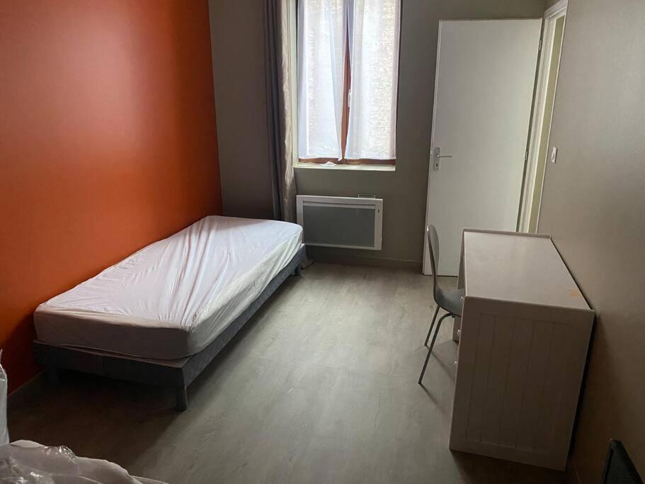 Appartement 4 - Hyper Centre - 1 A 4 Personnes Douai Exterior photo